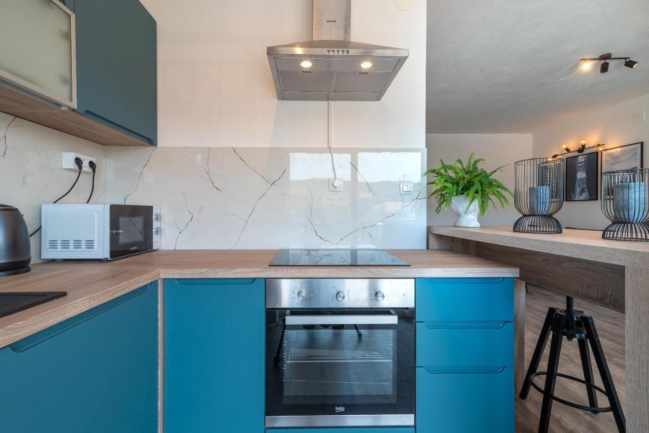Beach Apartman Marela Slatine Exterior photo